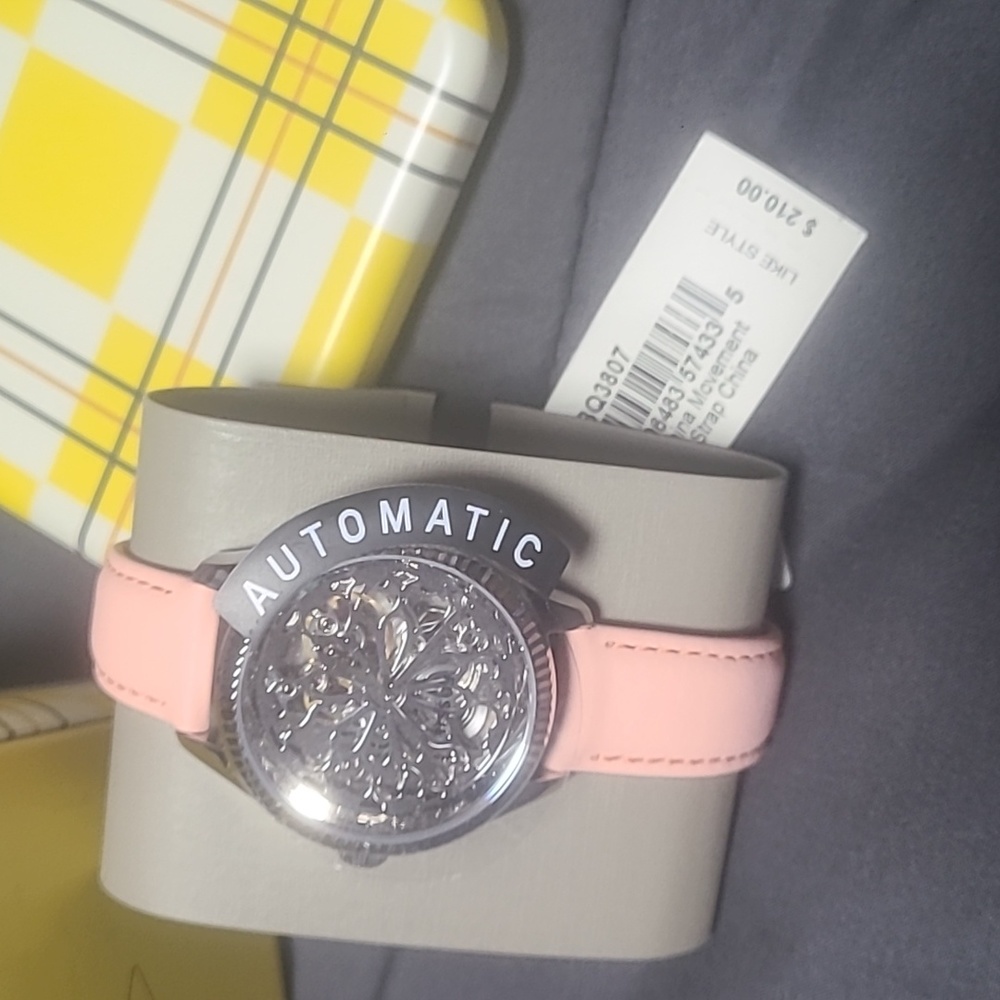 Woman's Watch - Picture 2 of 3